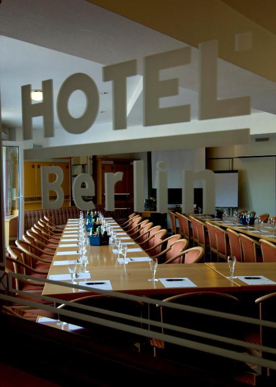 Hotel Berlin - Greenline Hotel ツォッセン エクステリア 写真