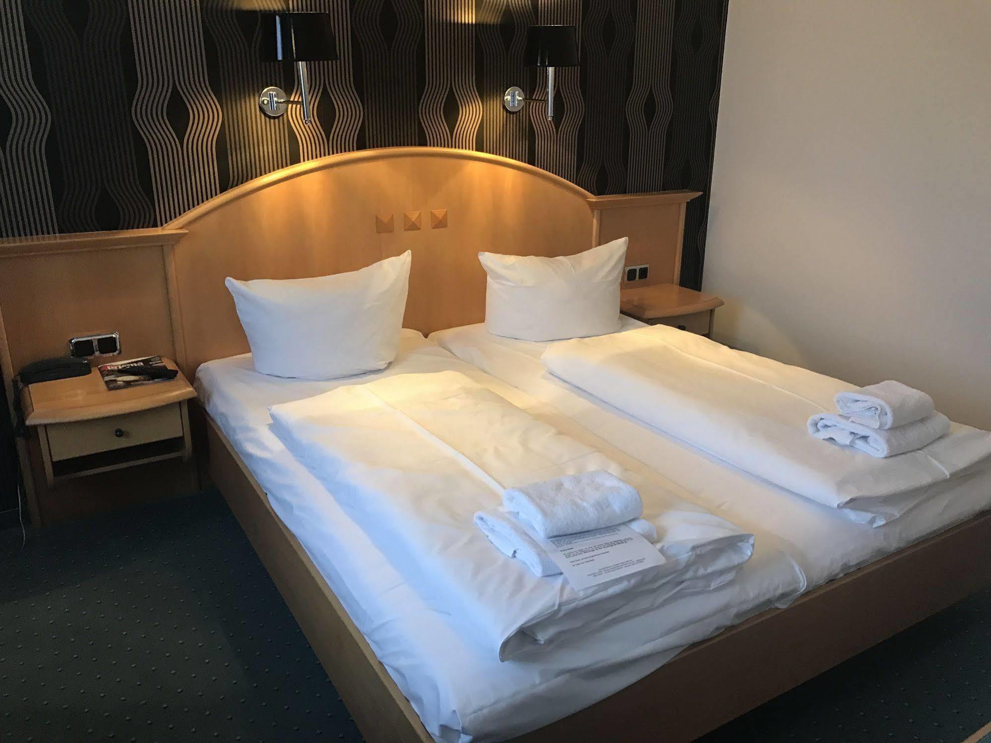 Hotel Berlin - Greenline Hotel ツォッセン エクステリア 写真