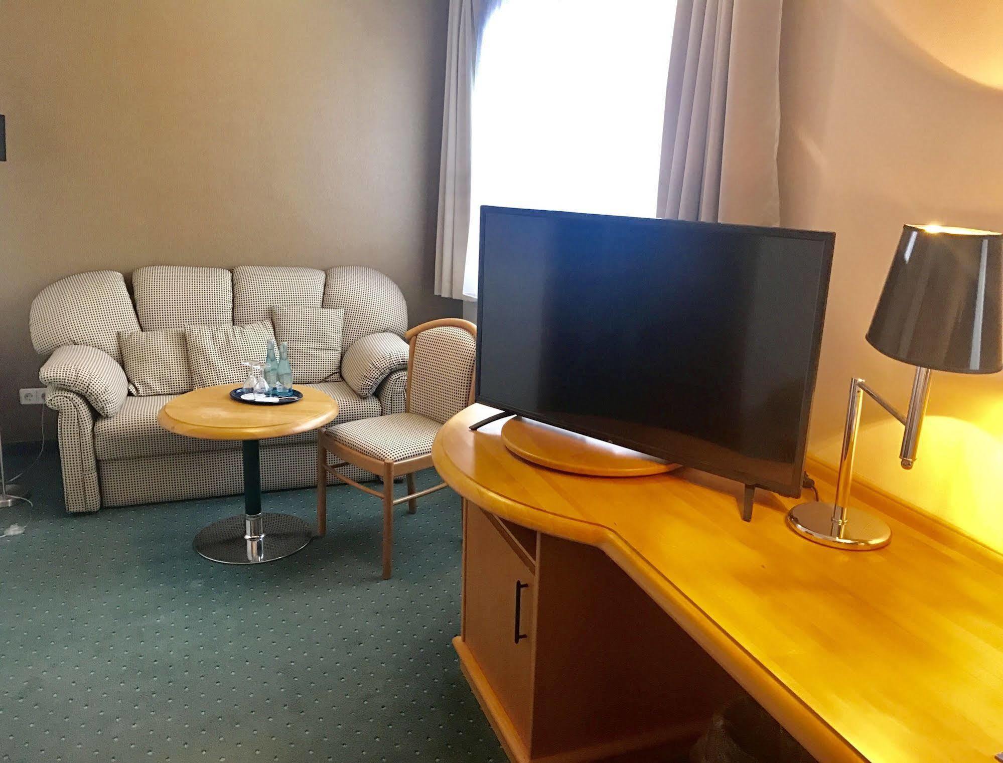 Hotel Berlin - Greenline Hotel ツォッセン エクステリア 写真